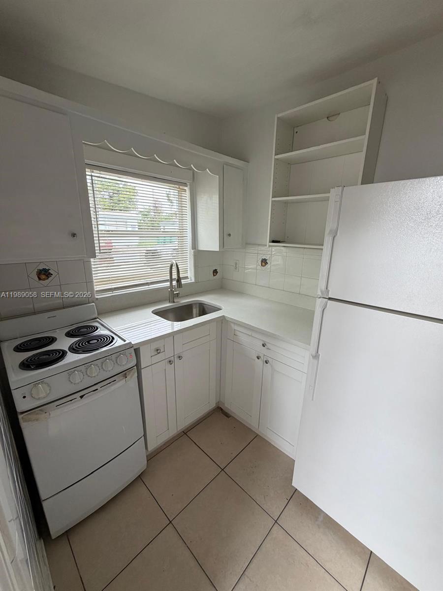 PALMEADOR HALF ACRES NO 2 - Residential Lease