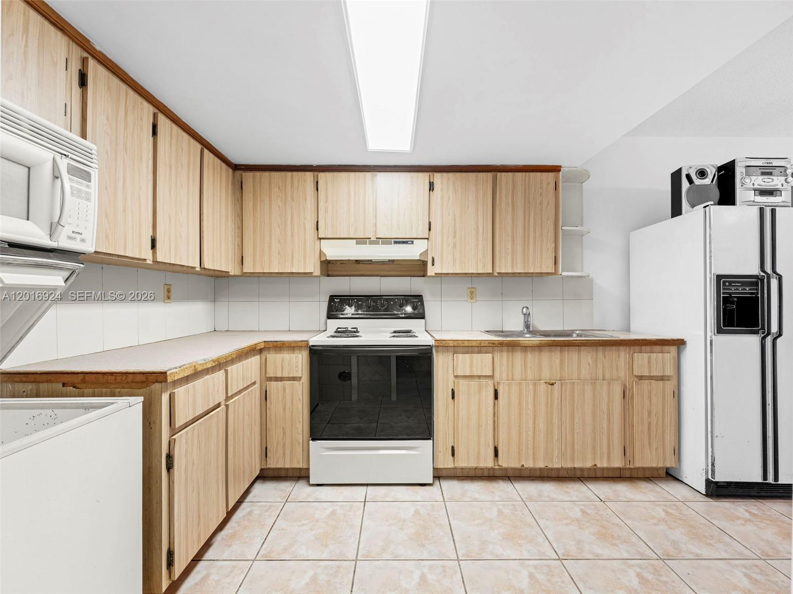 PARADISE VILLAS CONDO - Residential