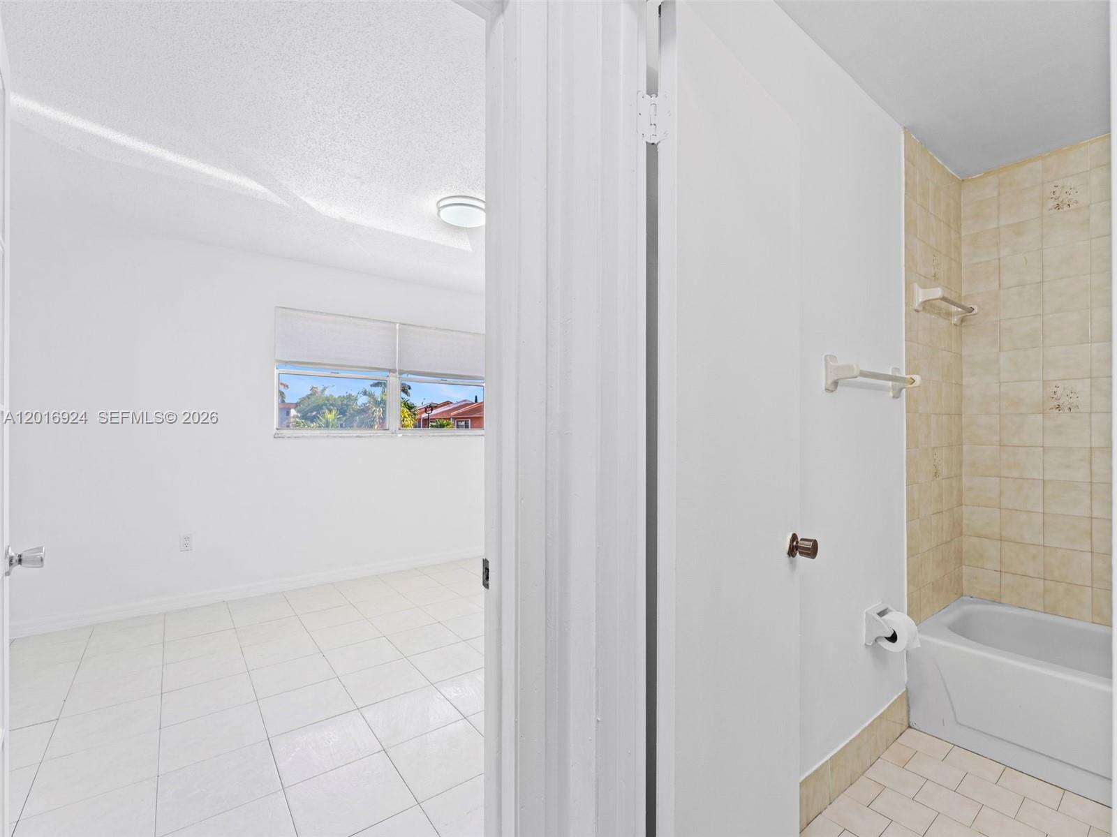 PARADISE VILLAS CONDO - Residential