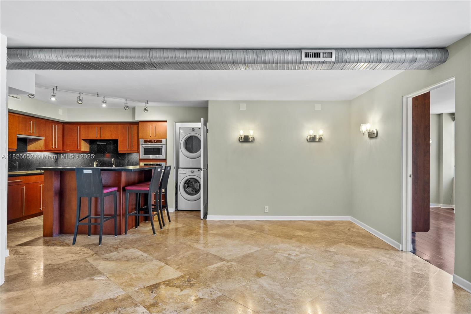 1901 Brickell Ave B1713