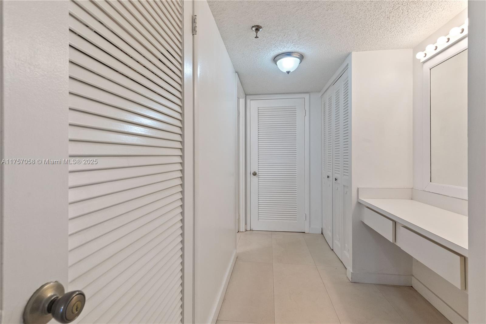 CHANTILLY CONDO - Residential