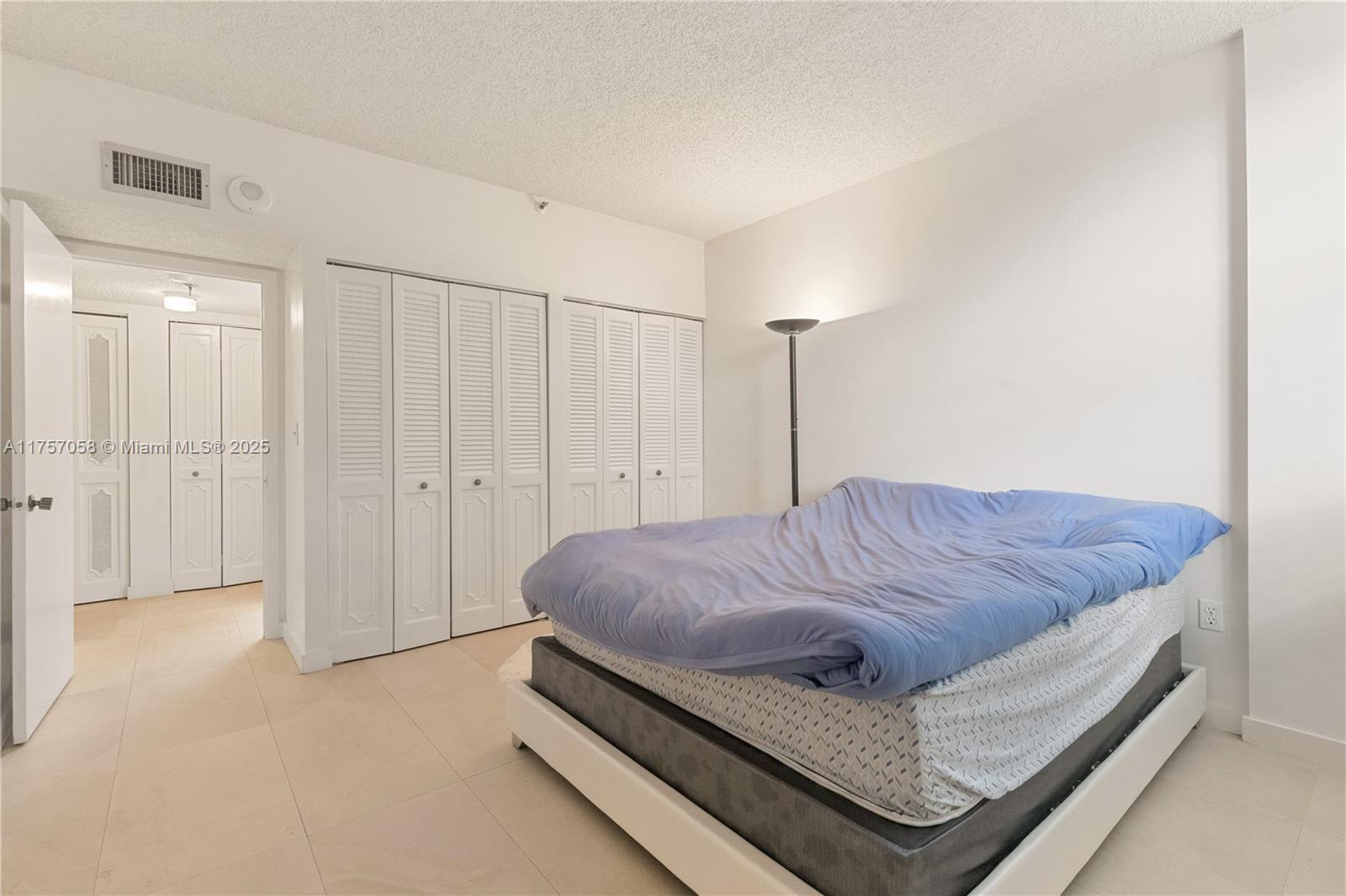 CHANTILLY CONDO - Residential