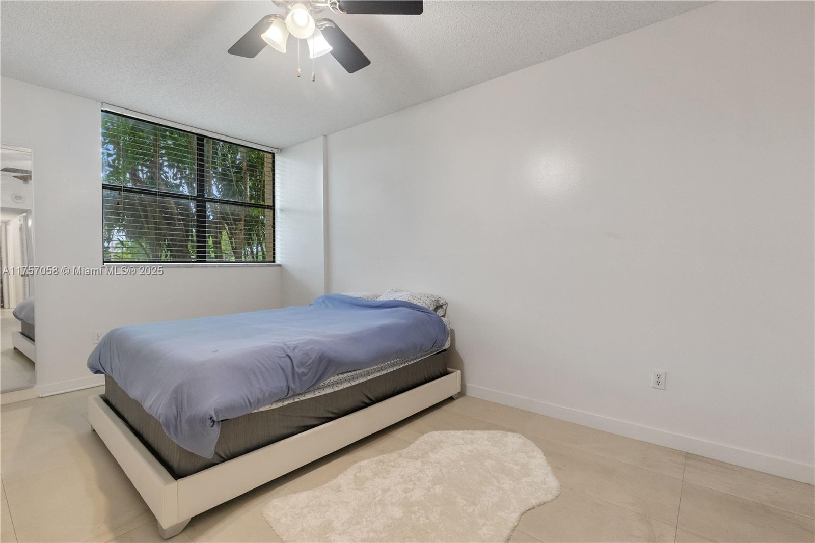 CHANTILLY CONDO - Residential