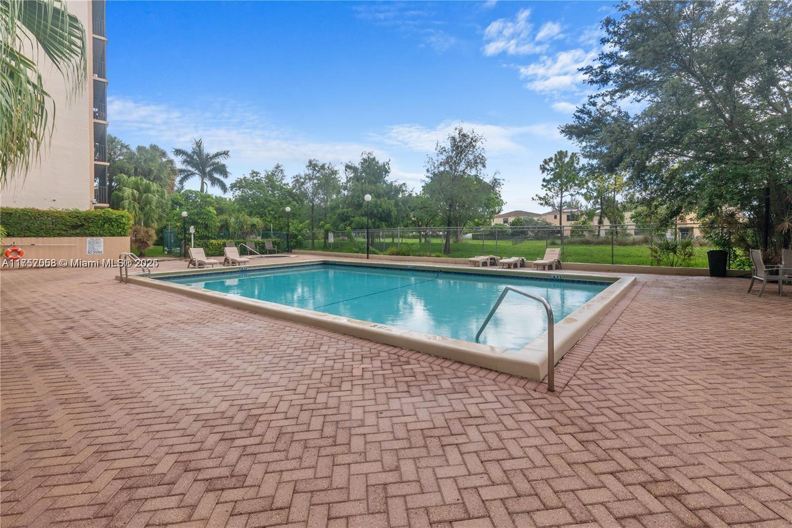CHANTILLY CONDO - Residential