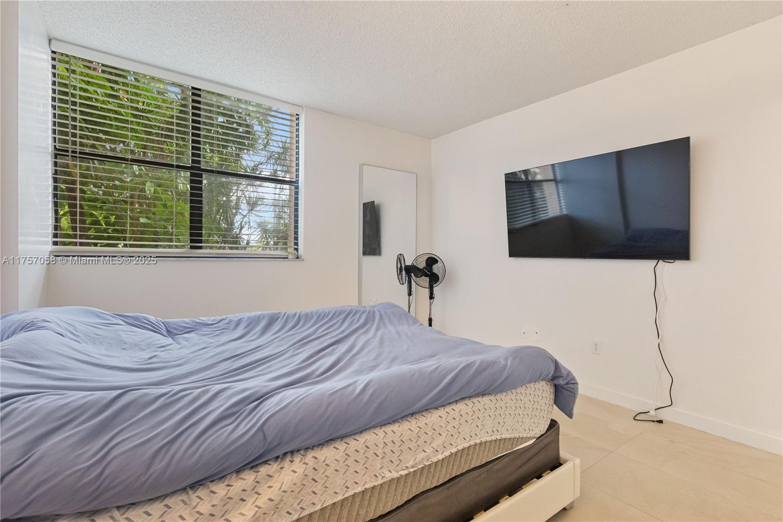 CHANTILLY CONDO - Residential