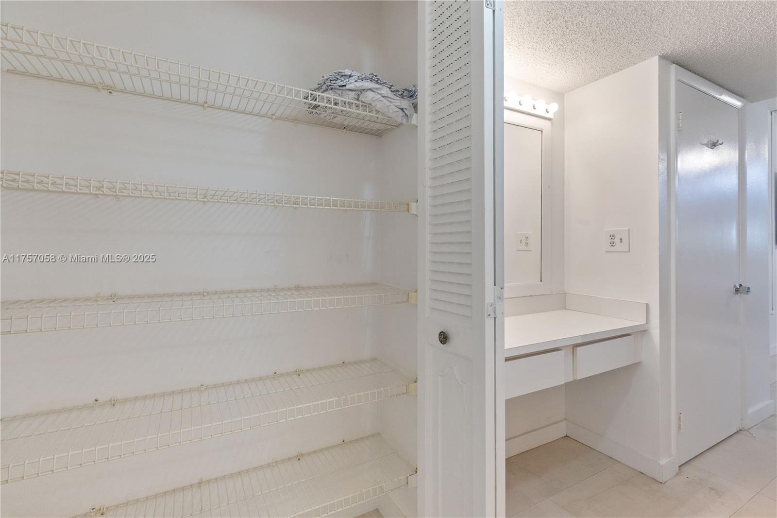 CHANTILLY CONDO - Residential