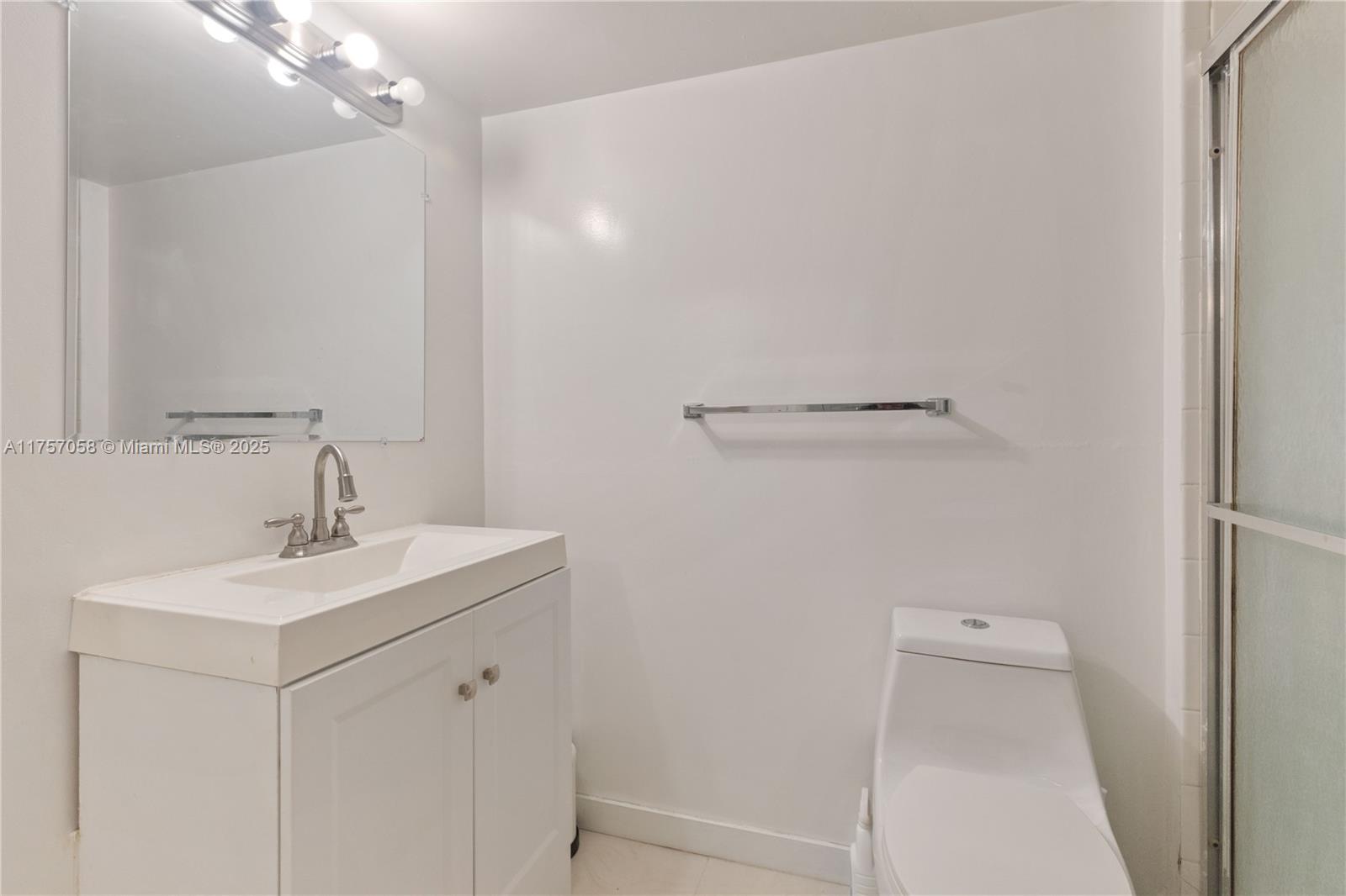 CHANTILLY CONDO - Residential