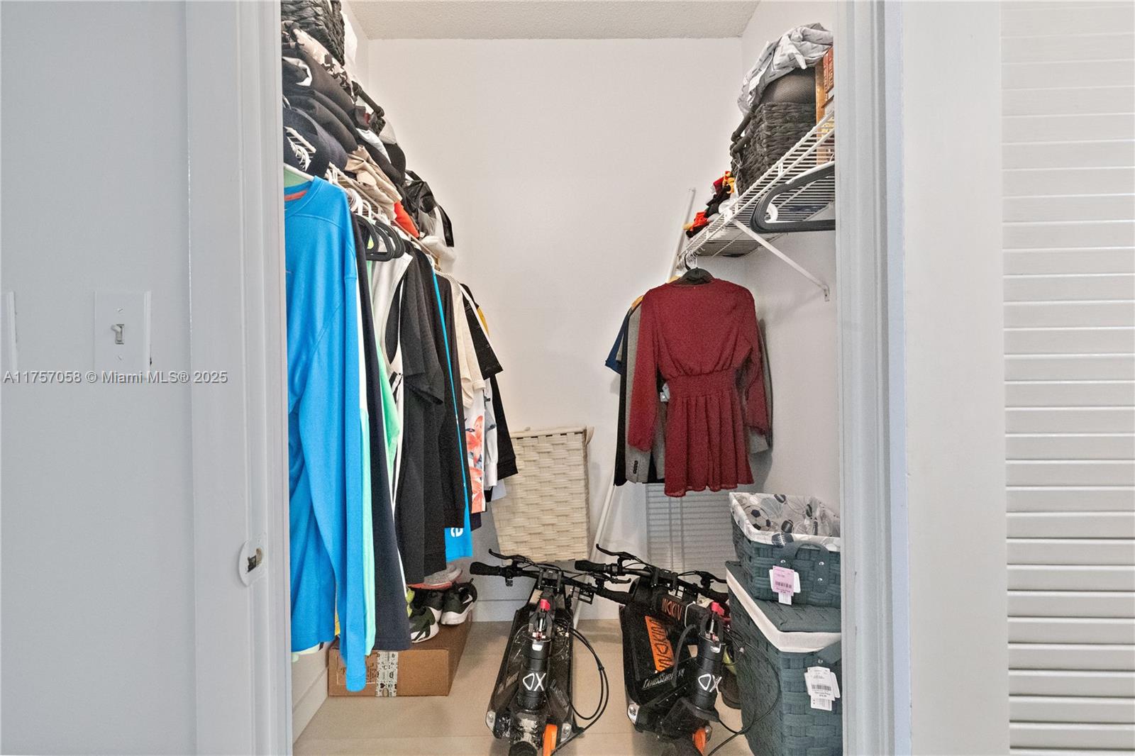CHANTILLY CONDO - Residential
