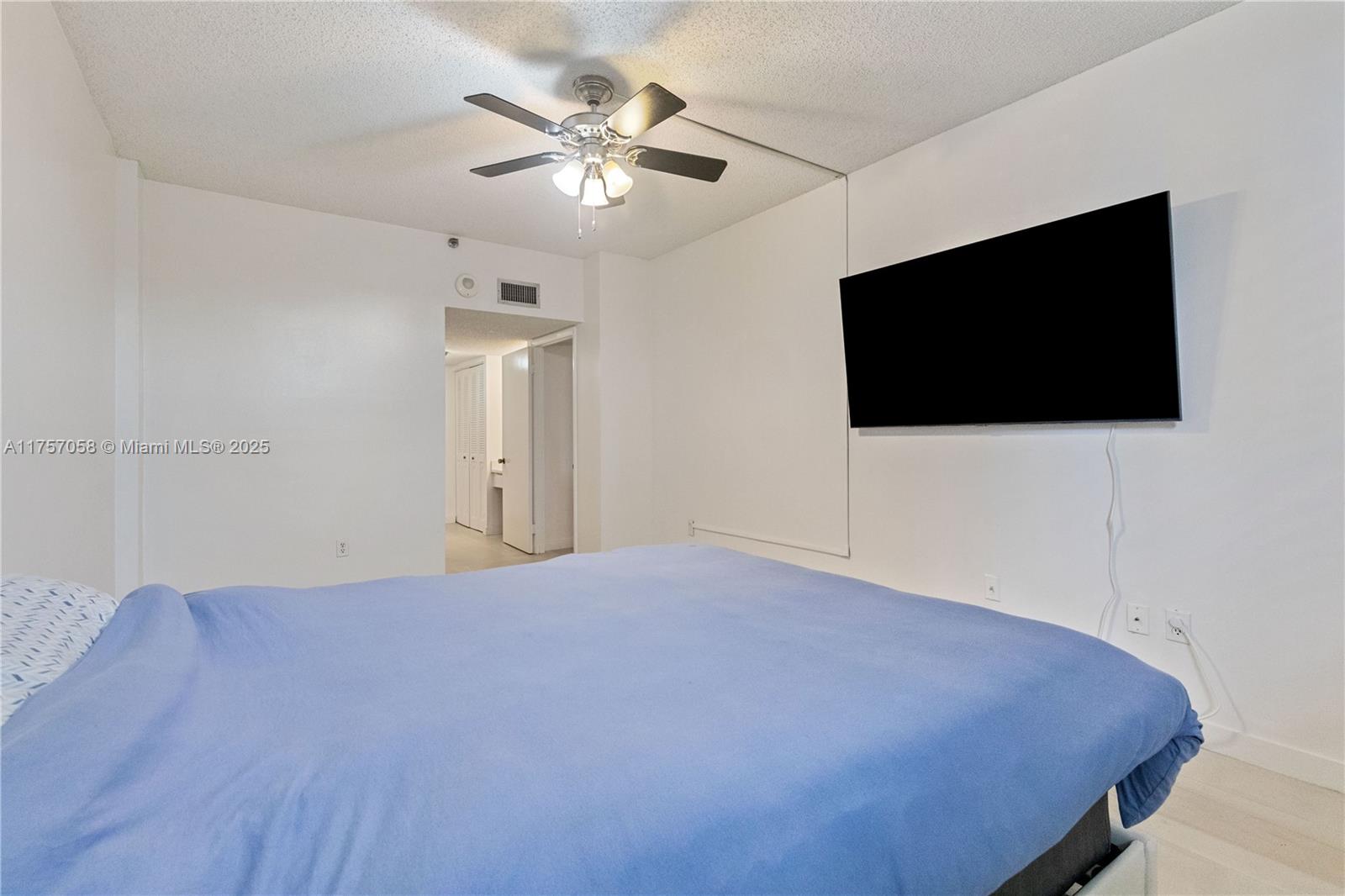 CHANTILLY CONDO - Residential