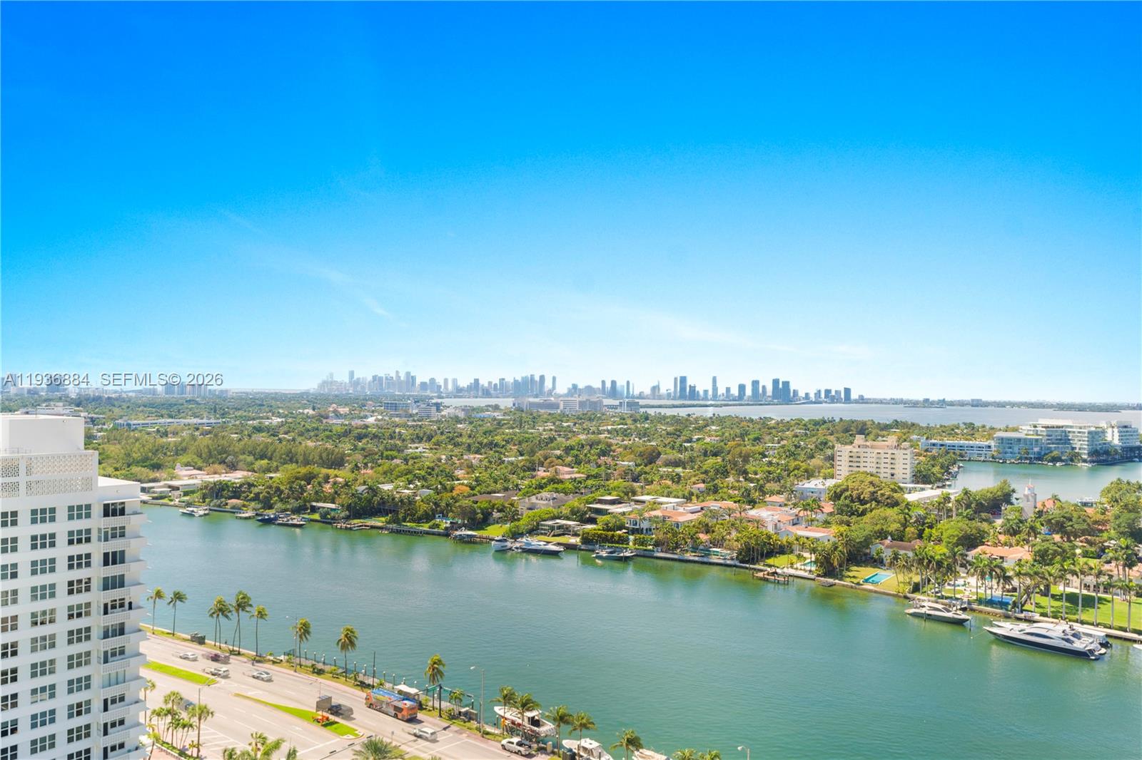 4779 Collins Ave 2204