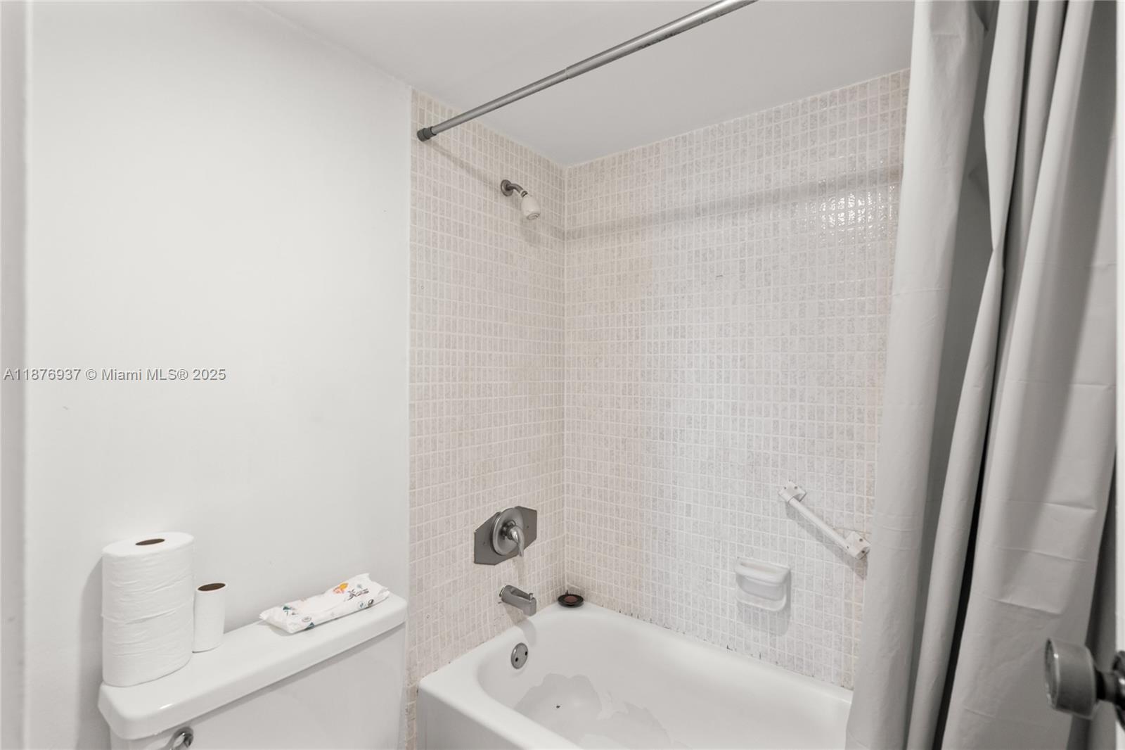 ARLEN HOUSE EAST CONDO - Residential