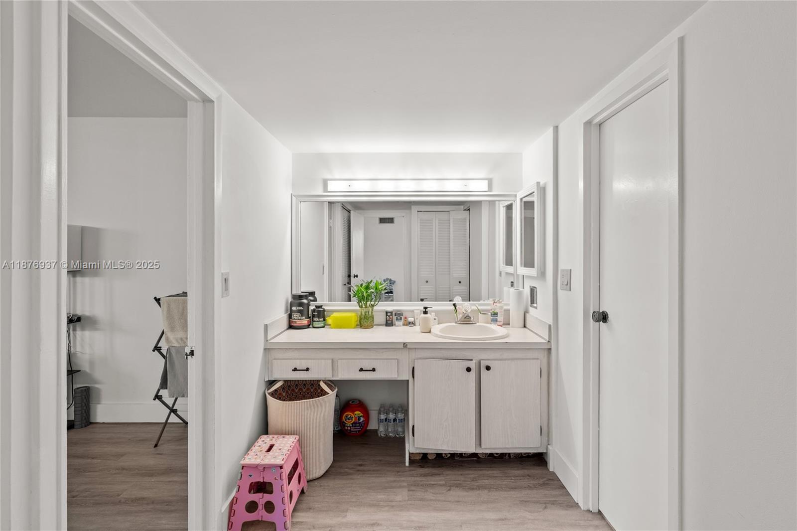 ARLEN HOUSE EAST CONDO - Residential