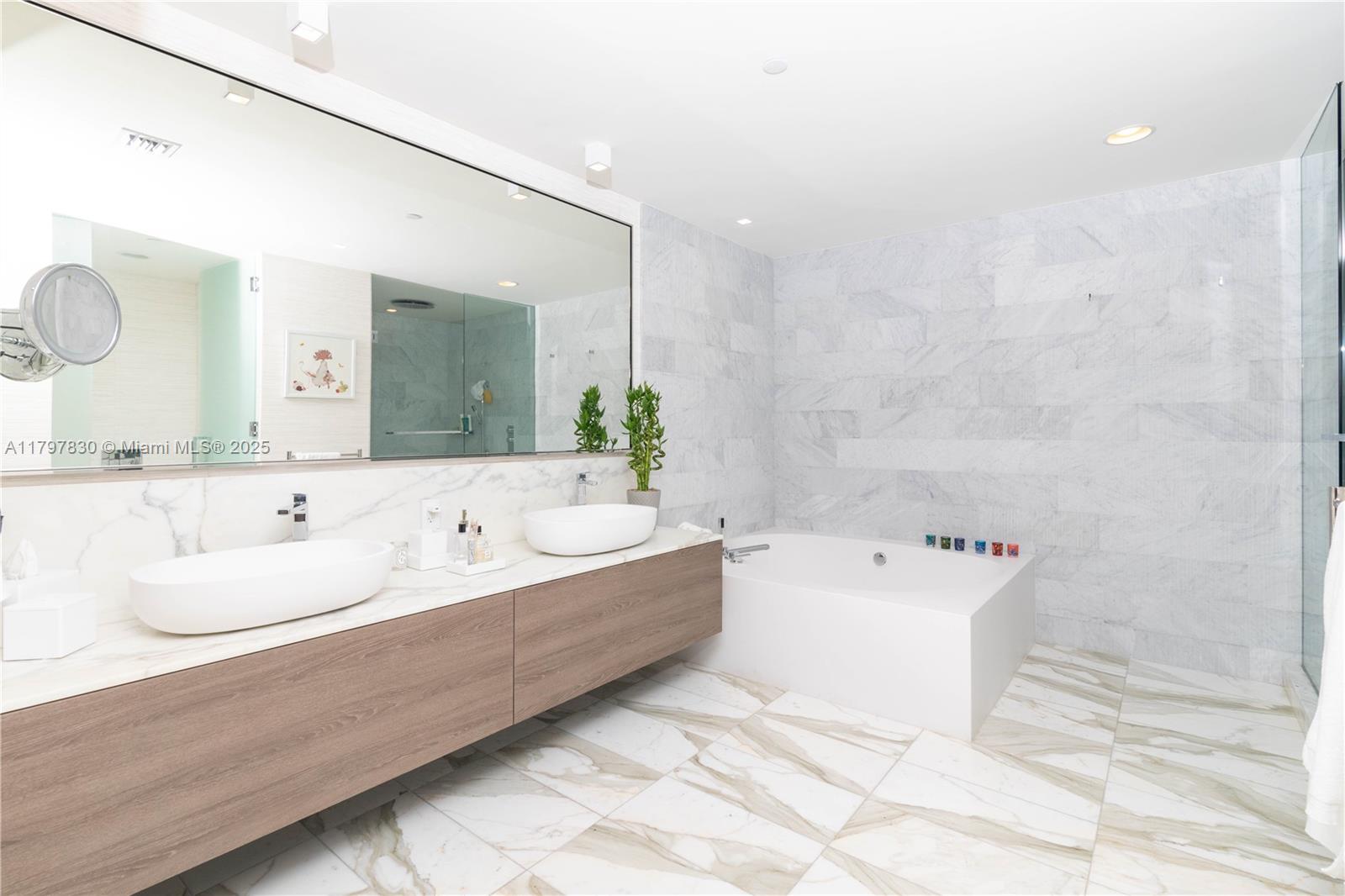 OCEANA BAL HARBOUR CONDO - Residential Lease