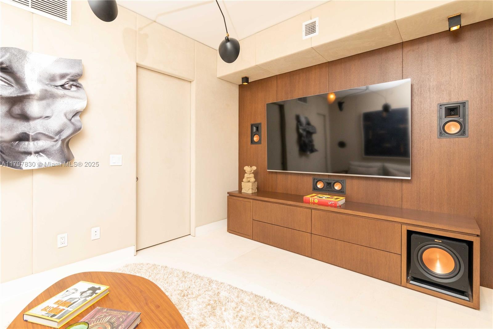 OCEANA BAL HARBOUR CONDO - Residential Lease