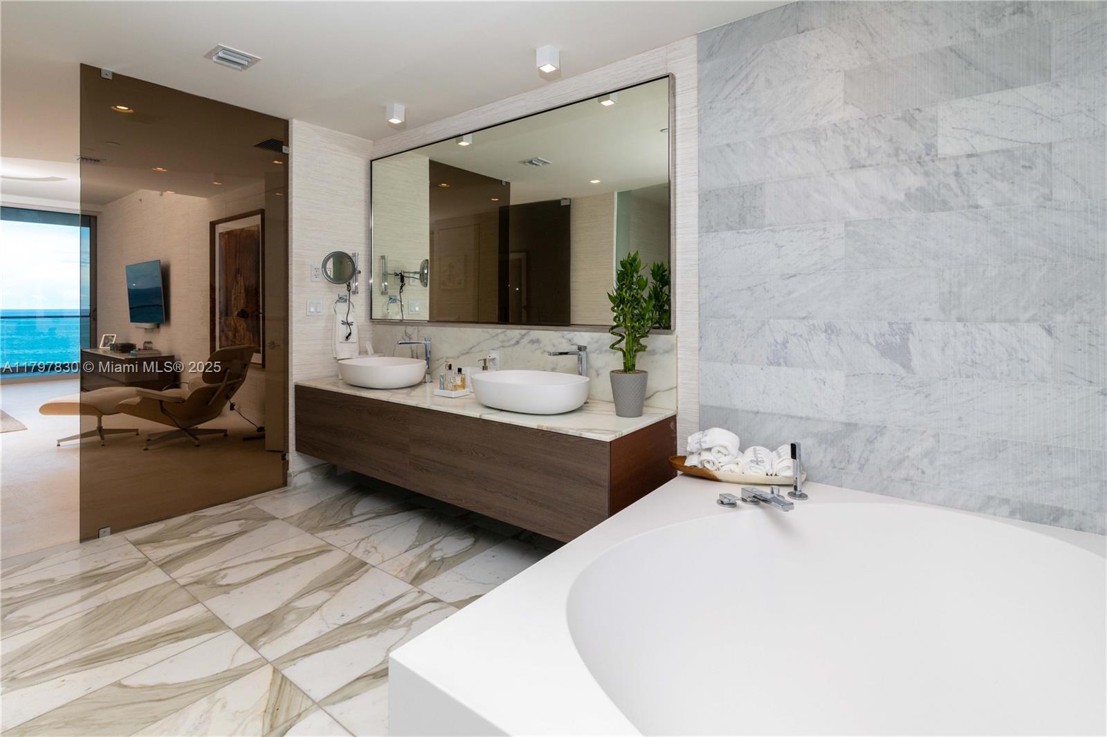 OCEANA BAL HARBOUR CONDO - Residential Lease