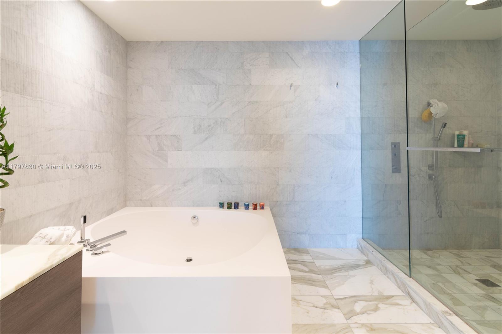 OCEANA BAL HARBOUR CONDO - Residential Lease