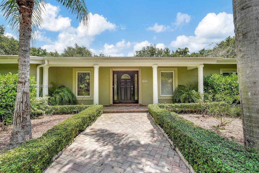 Property for Sale at 6551 Sw 126th St, Pinecrest, Miami-Dade County, Florida - Bedrooms: 5 
Bathrooms: 3  - $2,595,000