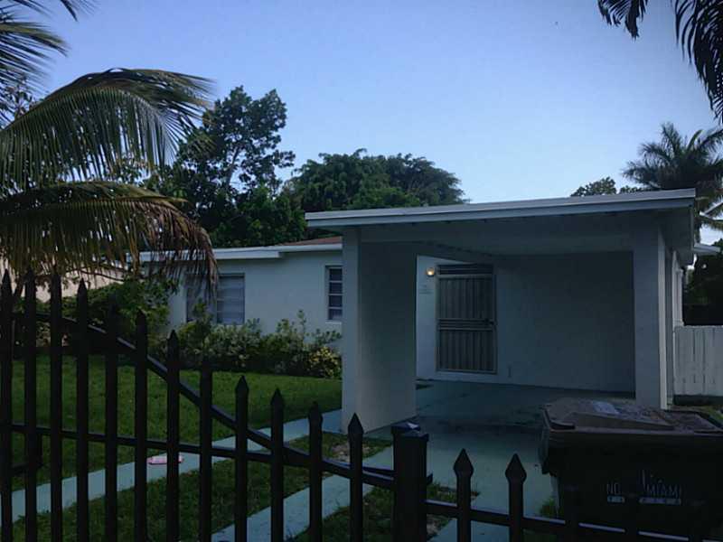 3/2 Centrally Located in N Miami. Large Property, Living Room, Dinning Room, tile floors, freshly painted, Central AC. Whole property is fenced in with gated parking area, Laundry Room with W/D Hook Up. Ready to Move In. Close to Shopping, Public Transpor tation & Major Highways. Easy to Show, Please schedule through the MLS/Showassist.