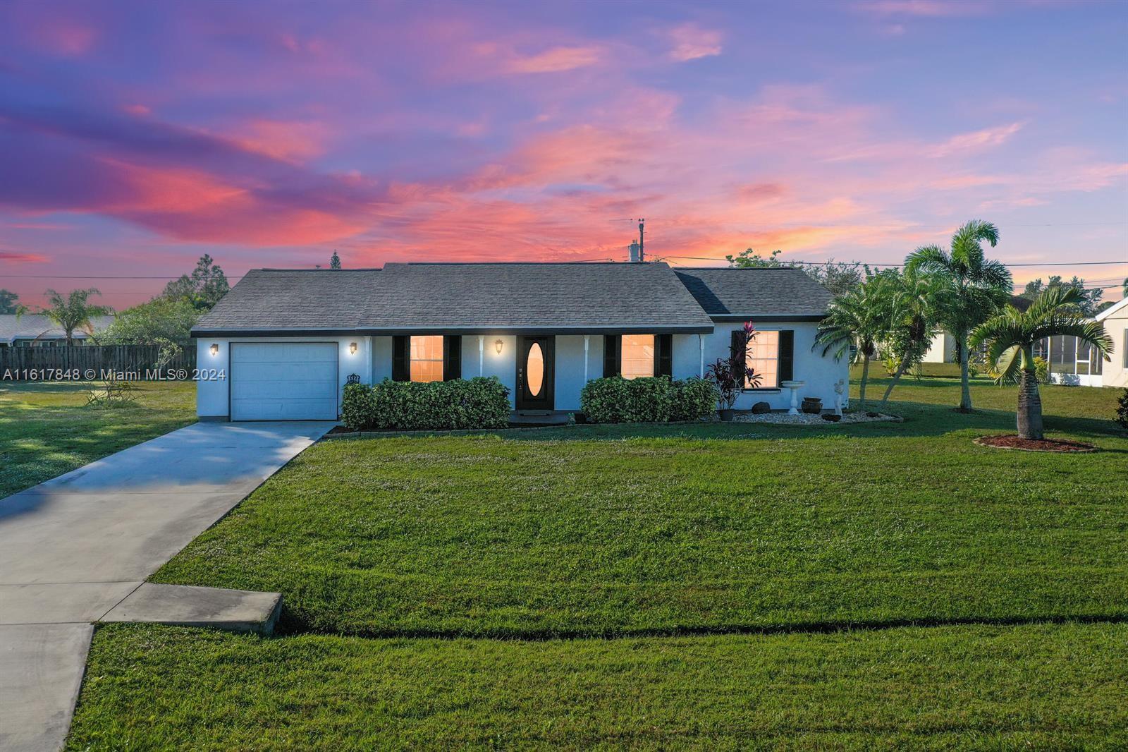 Offering $500 move in special! Enjoy this cozy quiet 3/2 with a pool! This home offers an open floor plan, tastefully updated kitchen, with a screened in pool and patio perfect for entertaining. There's also a huge backyard and spacious front porch to enjoy the outdoors!