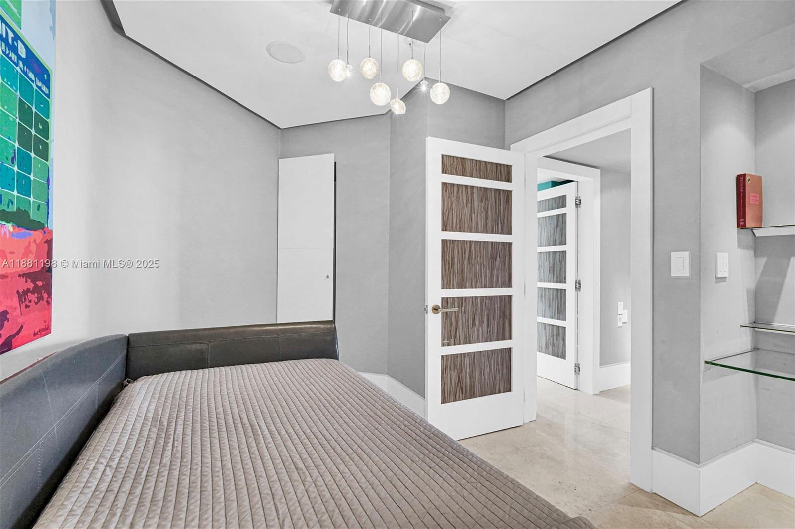 LA PERLA CONDO - Residential Lease