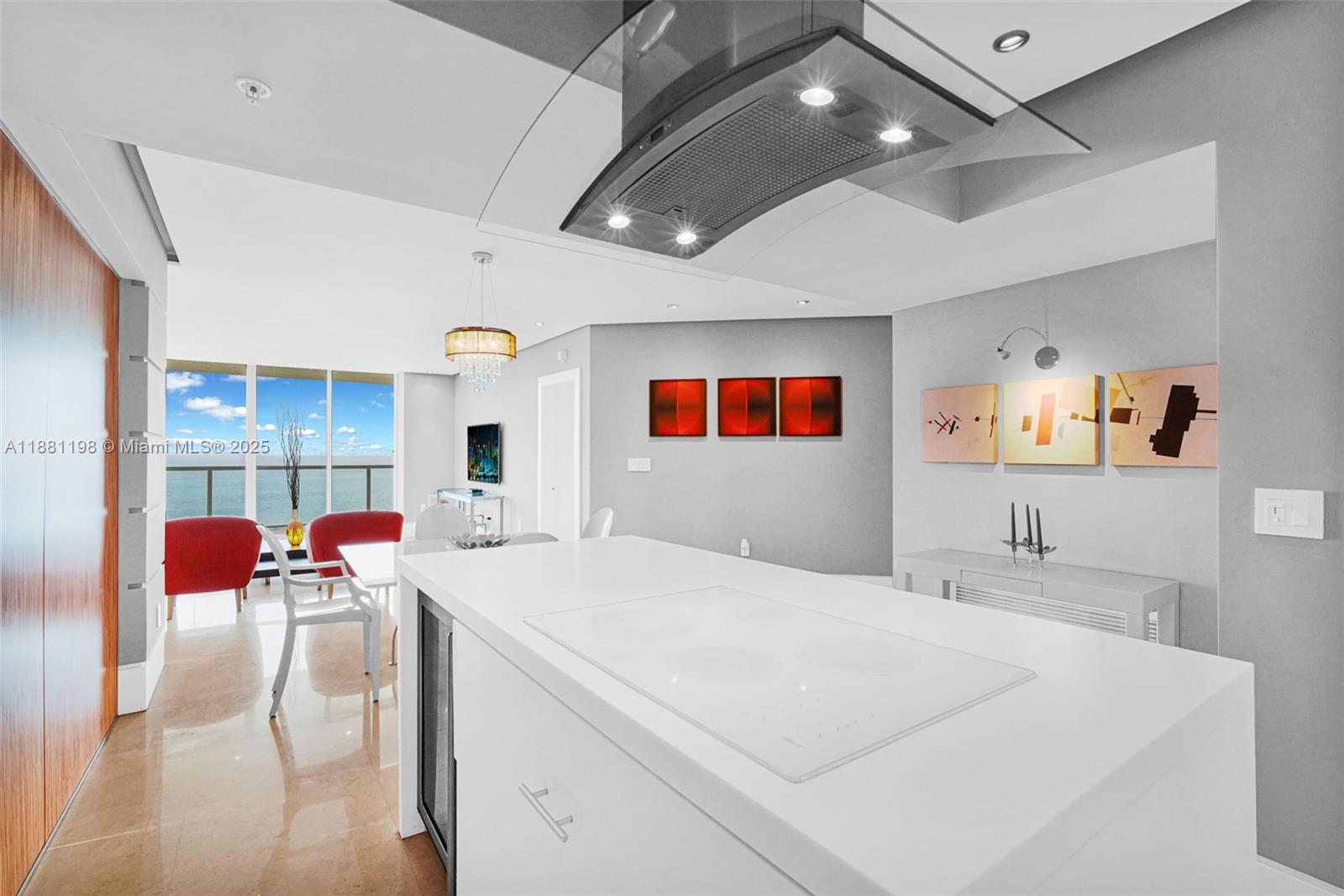 LA PERLA CONDO - Residential Lease