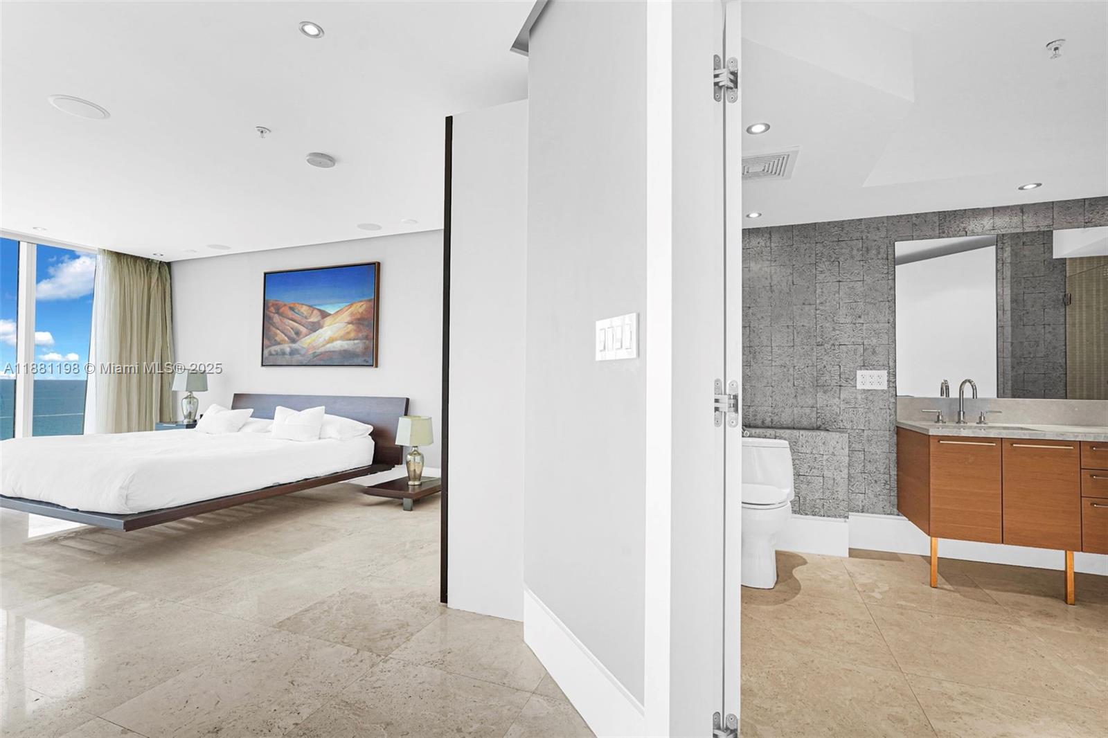 LA PERLA CONDO - Residential Lease