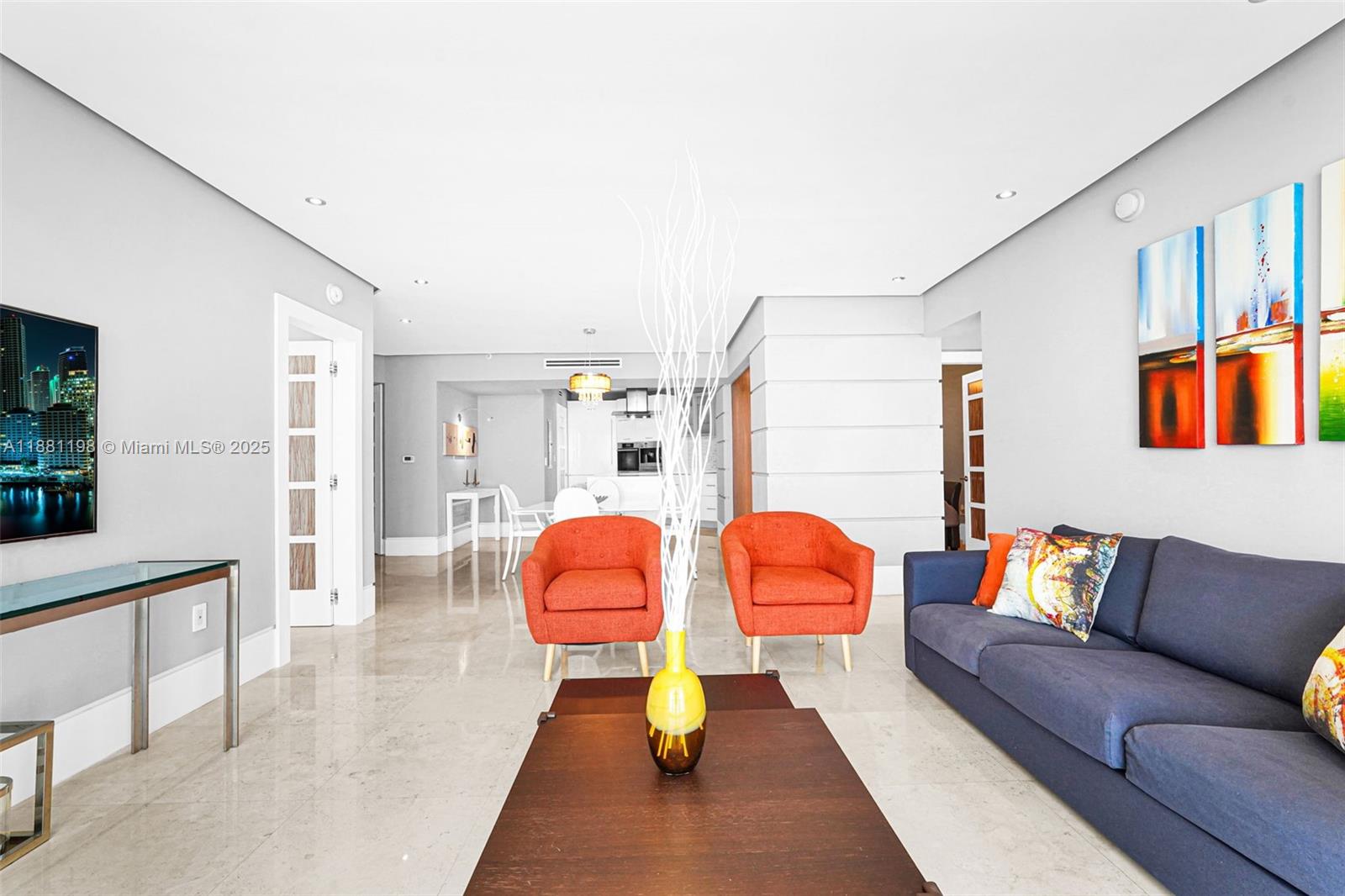 LA PERLA CONDO - Residential Lease