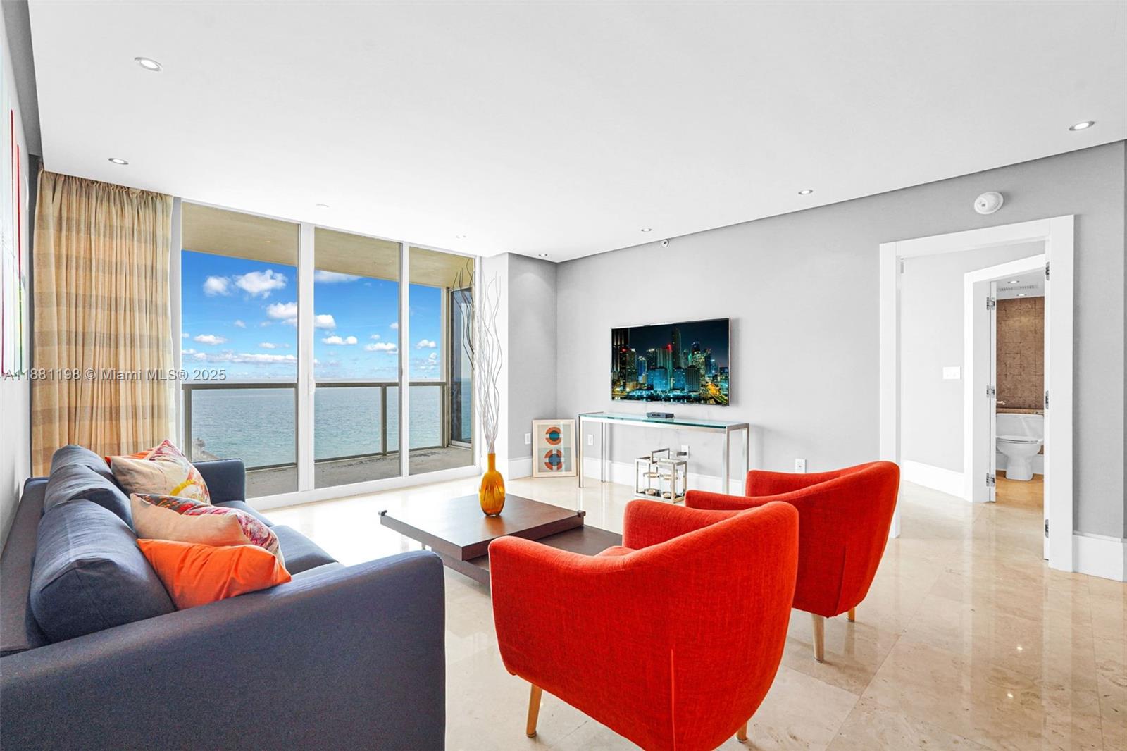 LA PERLA CONDO - Residential Lease