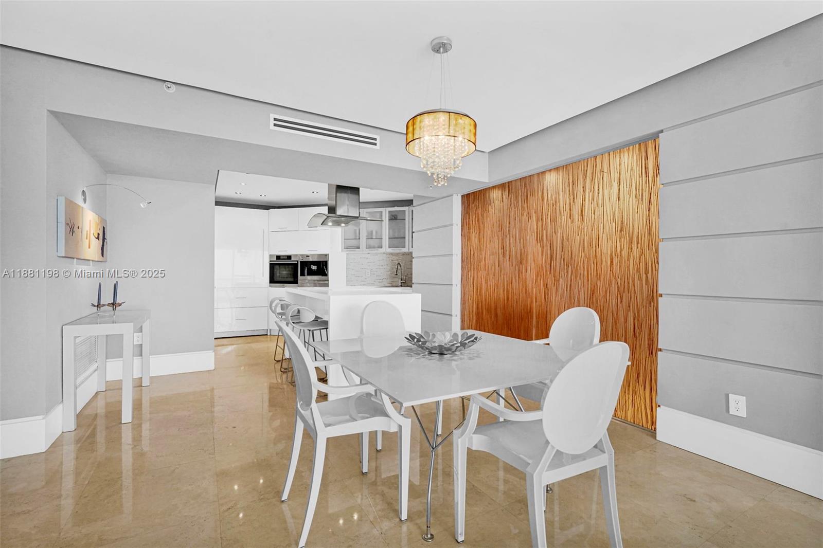 LA PERLA CONDO - Residential Lease