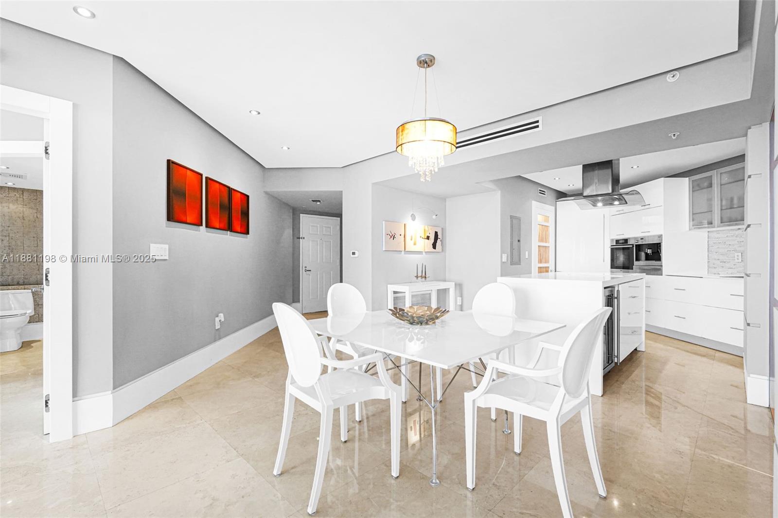 LA PERLA CONDO - Residential Lease