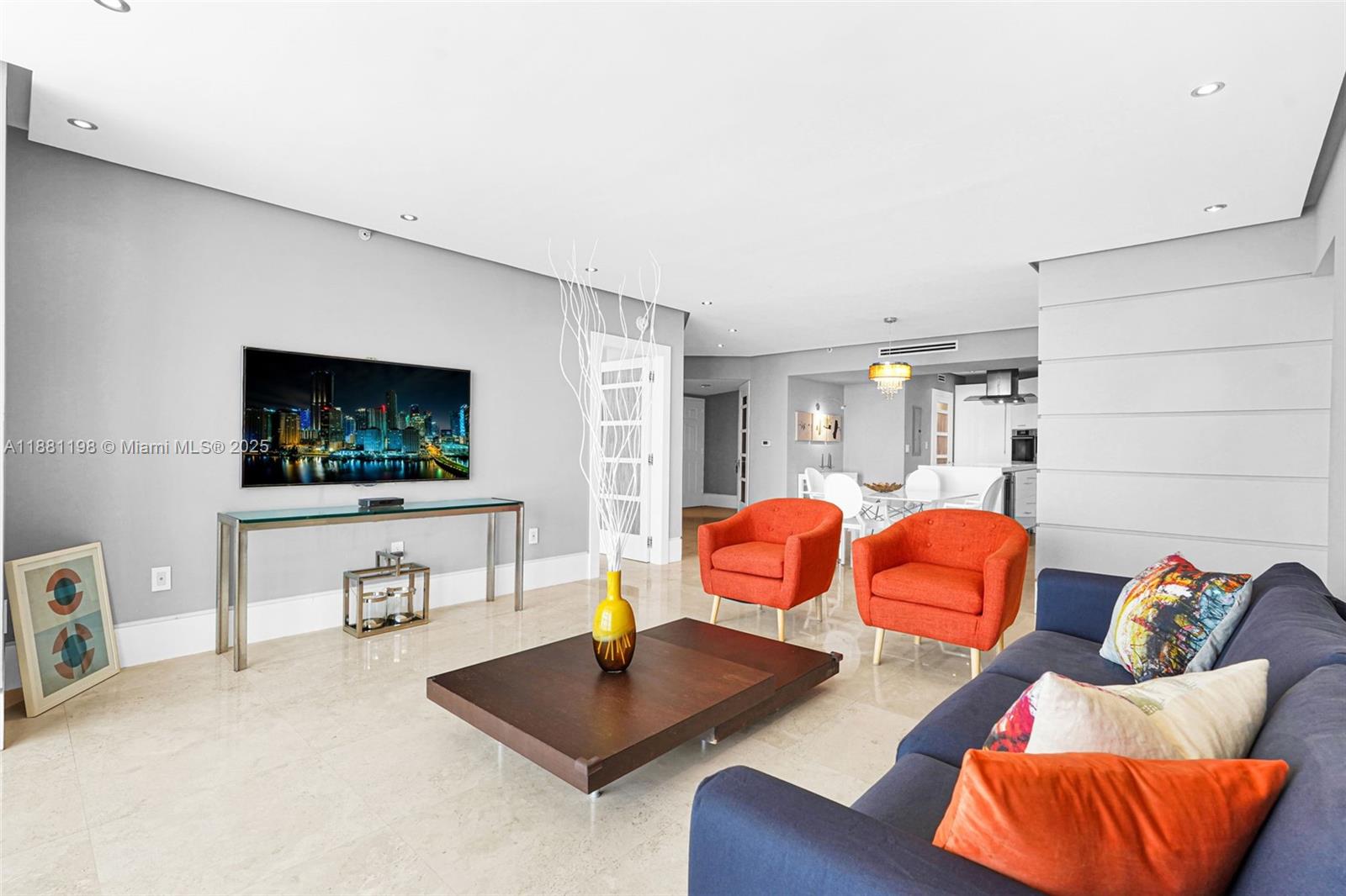 LA PERLA CONDO - Residential Lease