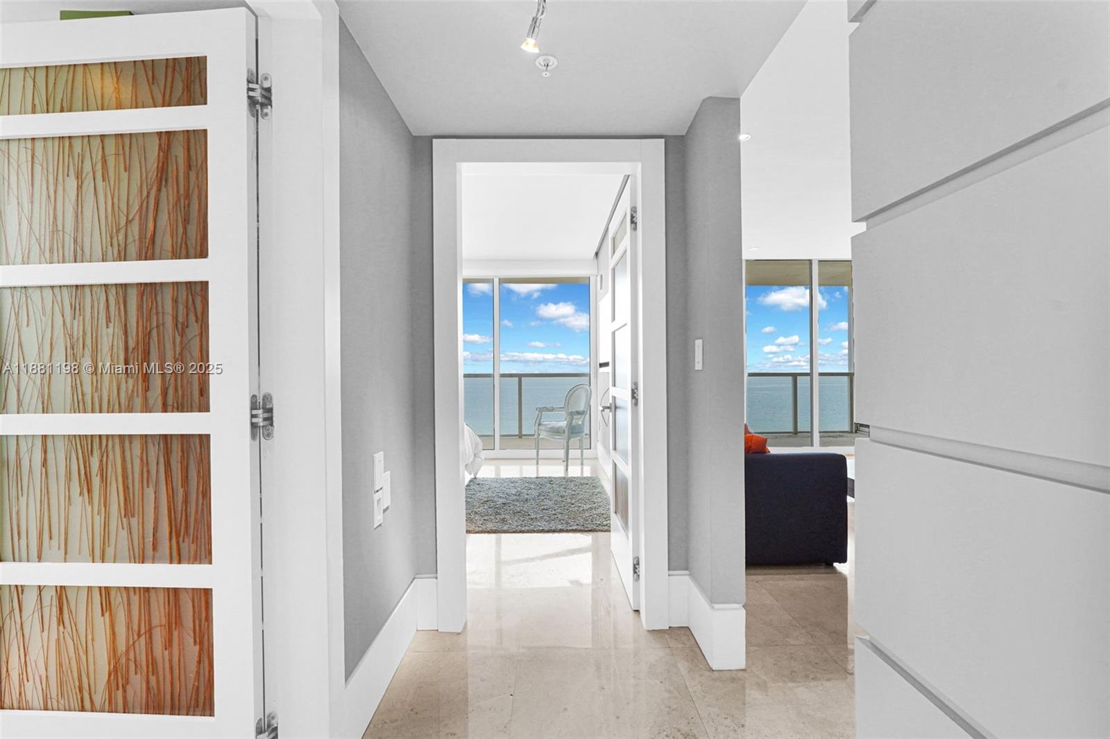 LA PERLA CONDO - Residential Lease