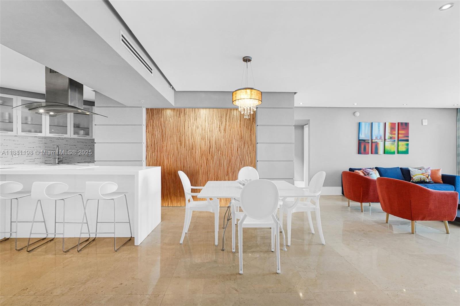 LA PERLA CONDO - Residential Lease