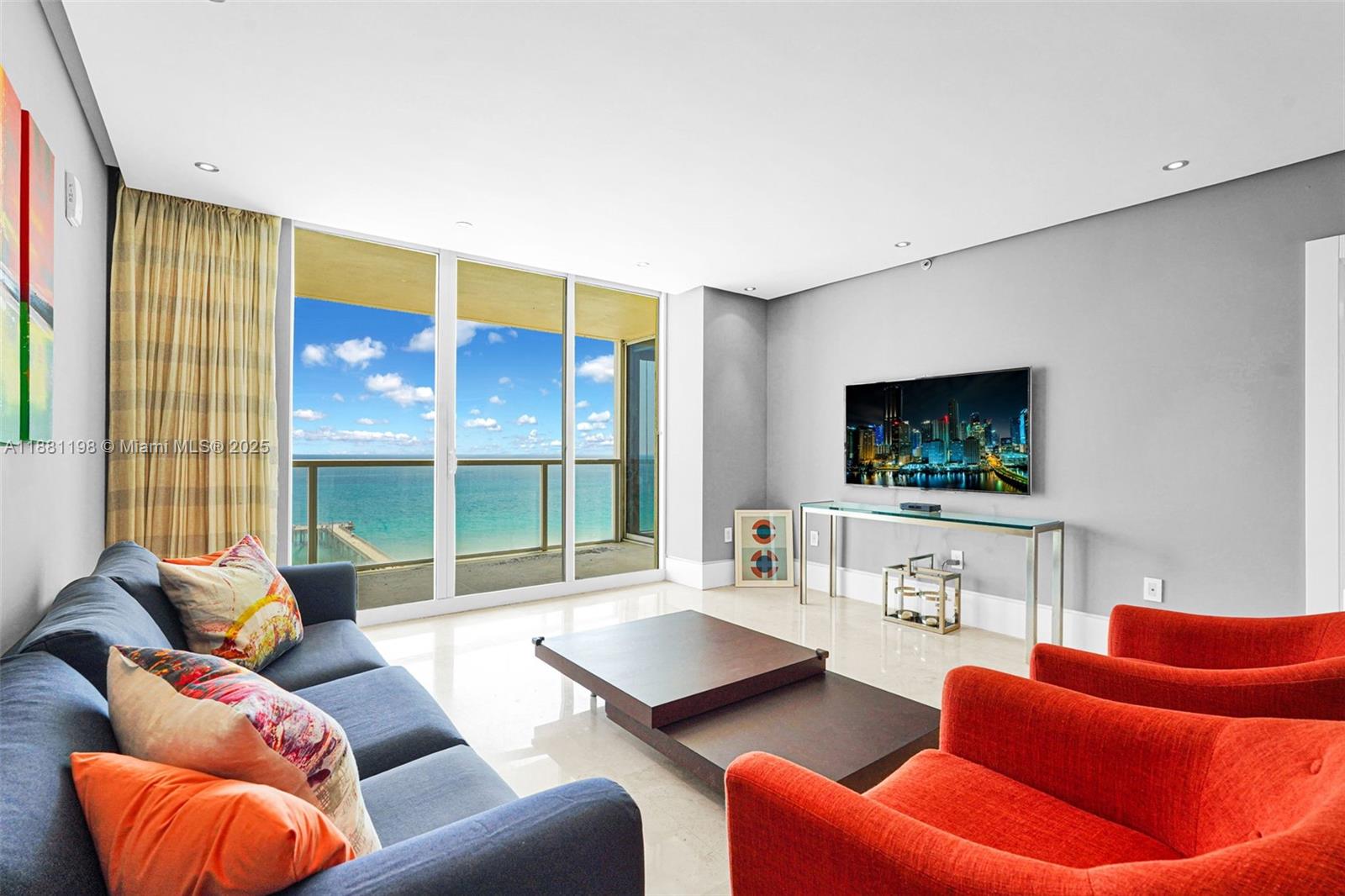 LA PERLA CONDO - Residential Lease