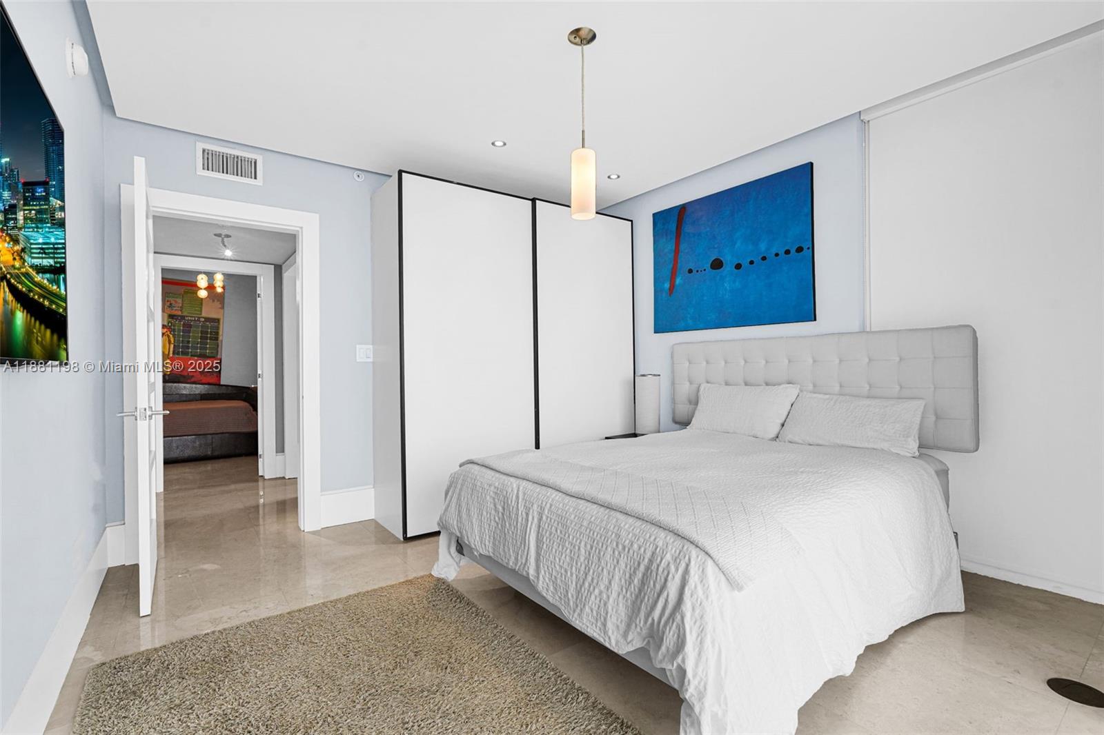 LA PERLA CONDO - Residential Lease