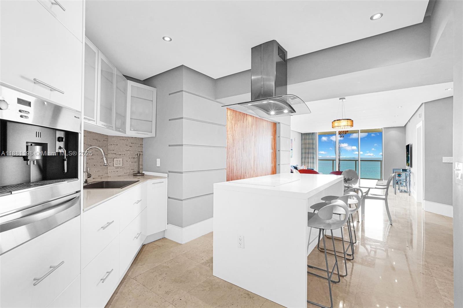 LA PERLA CONDO - Residential Lease