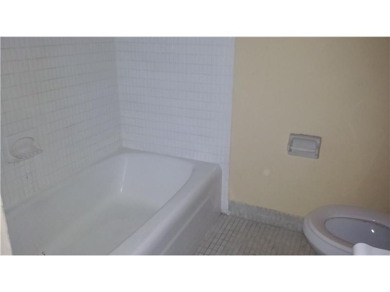 LYNN PARK REPLAT 62-22 B - Residential Lease