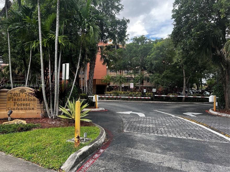 THIS SPACIOUS 5TH FLOOR CONDO UNIT FEATURES: 2 LARGE BEDROOMS WITH AMPLE CLOSET SPACE, 2 FULL BATHS, A DEN AREA, WASHER AND DRYER, HOME WARRANTY WITH TOTAL APPLIANCES, LARGE OPEN BALCONY OVERLOOKING COMMUNITY POOL AND KIDS PLAY AREA, TWO ASSIGNED PARKING SPACES.  ANNUAL LEASE ONLY. NO SHORT TERM LEASES PERMITTED. CENTRALLY LOCATED NEAR MAJOR HIGHWAYS, SHOPPING, ENTERTAINMENT, DINING AND MUCH MORE.  IDEAL FOR TENANTS SEEKING TO MOVE IN A WELL MAINTAINED COMMUNITY.  SCHEDULE A SHOWING TODAY.