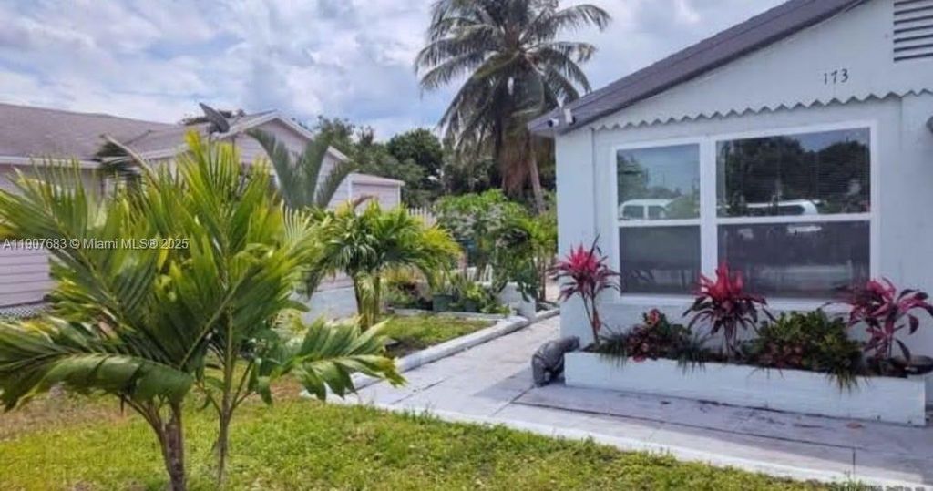 Photo of 173 W 16th St #B, Riviera Beach, FL 33404 (MLS # A11907683)