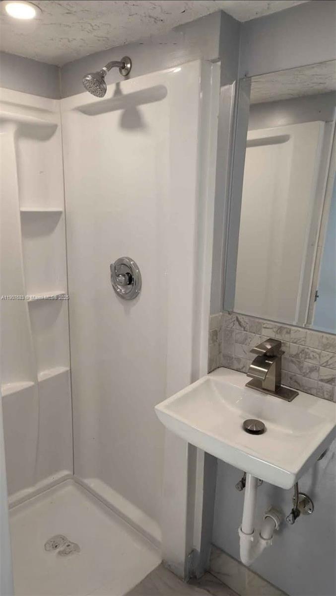 INLET GROVE - Residential Lease