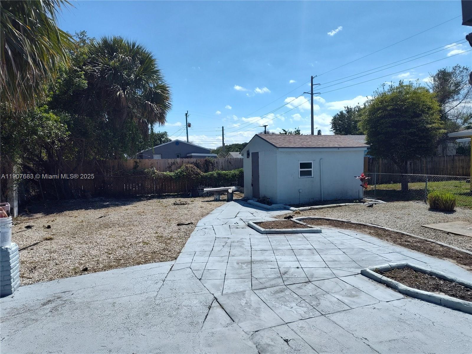 INLET GROVE - Residential Lease