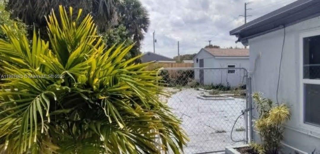 INLET GROVE - Residential Lease