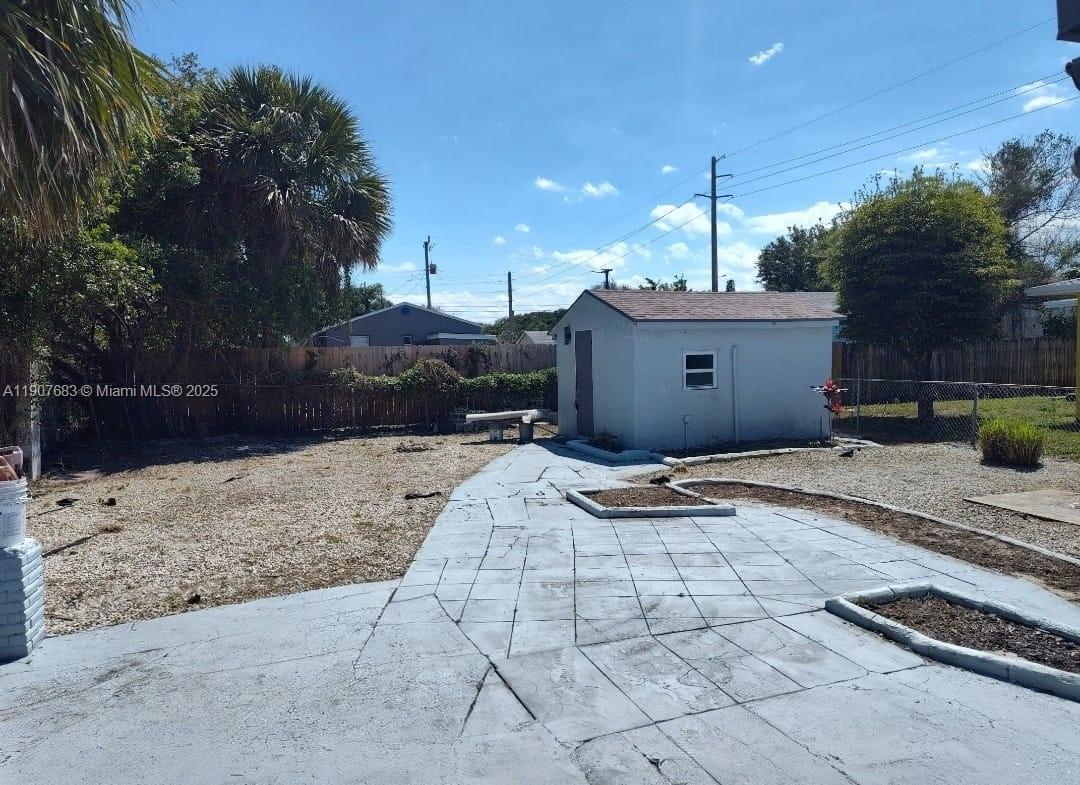 INLET GROVE - Residential Lease