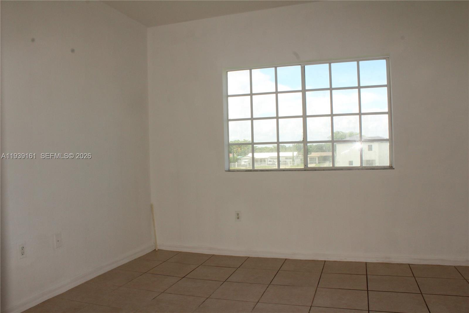 EUREKA PALM GARDEN - Residential Lease