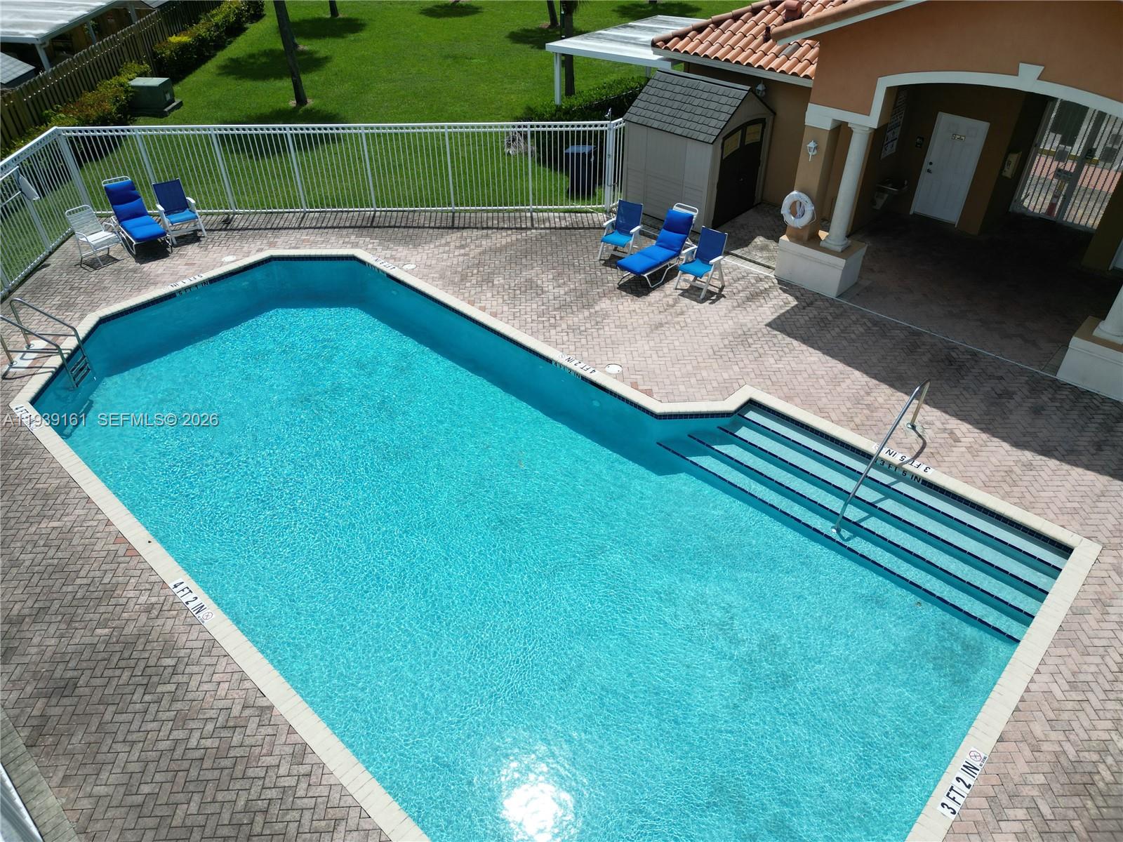 EUREKA PALM GARDEN - Residential Lease