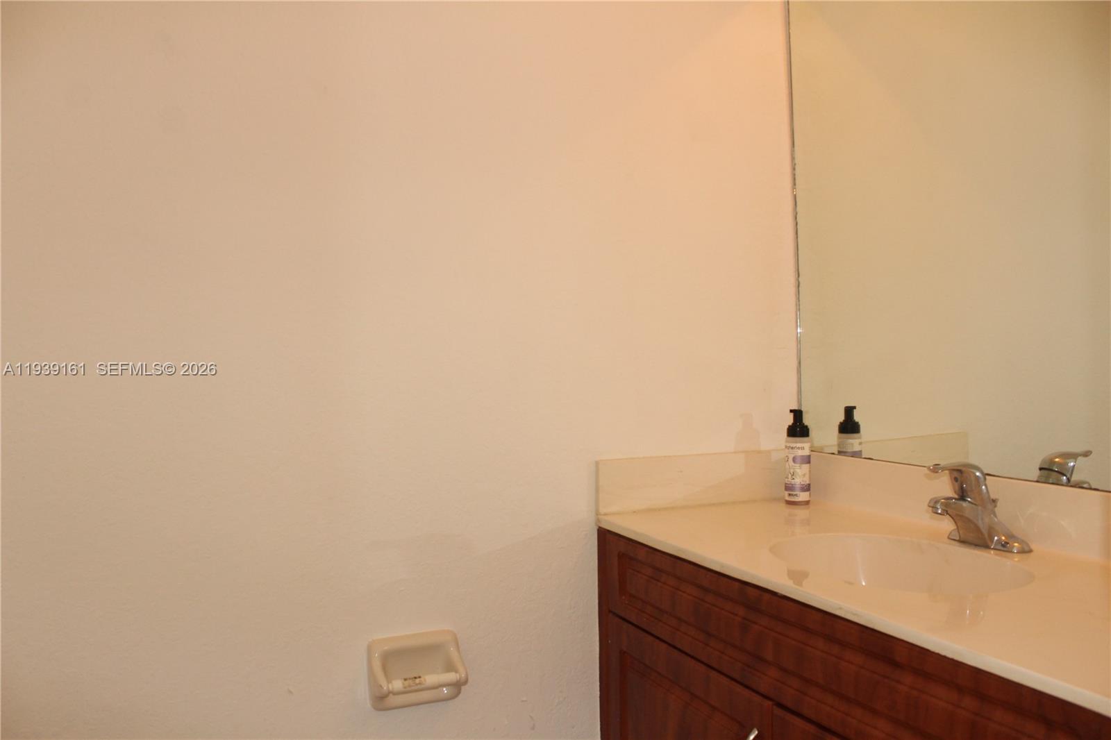 EUREKA PALM GARDEN - Residential Lease