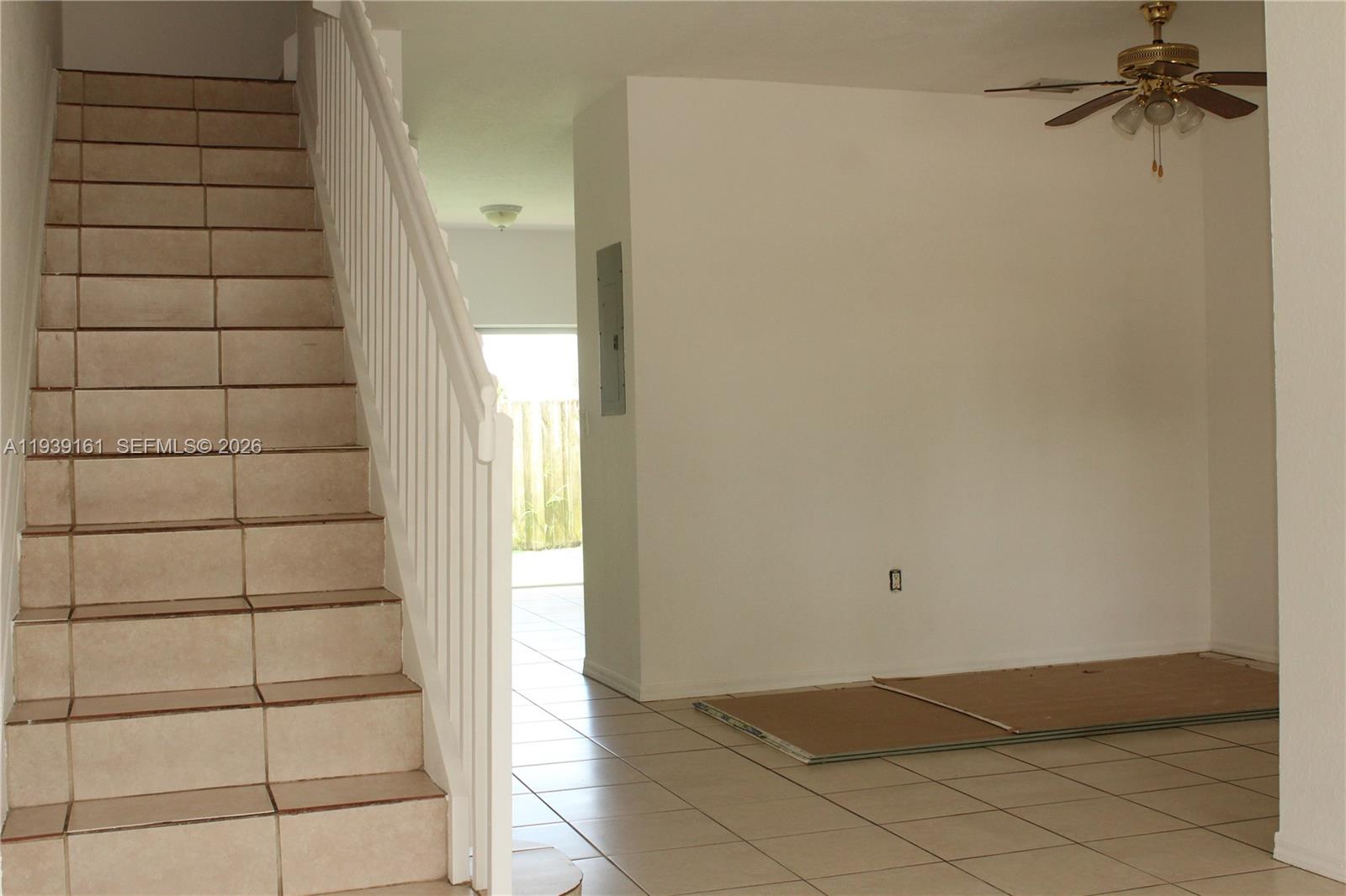 EUREKA PALM GARDEN - Residential Lease