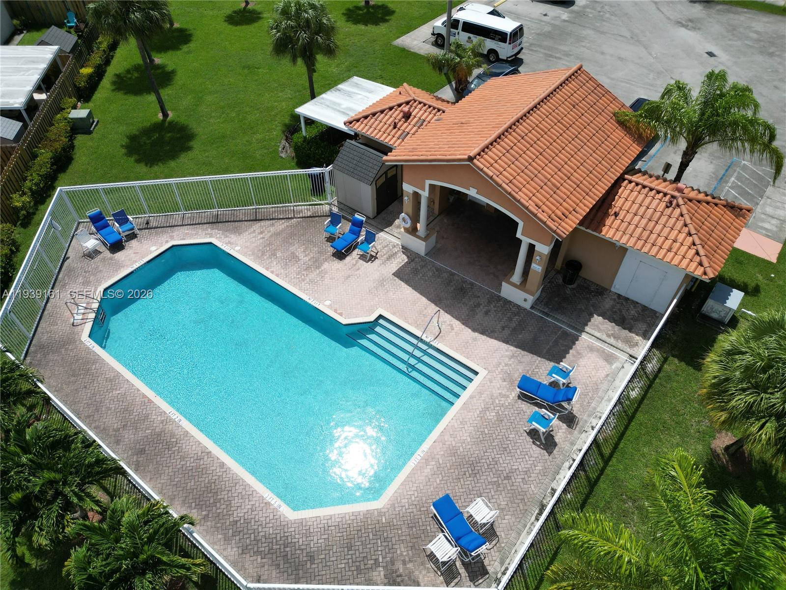 EUREKA PALM GARDEN - Residential Lease