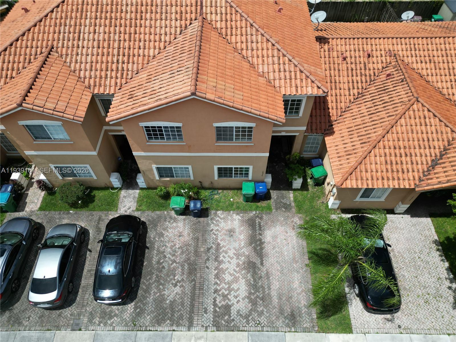 EUREKA PALM GARDEN - Residential Lease