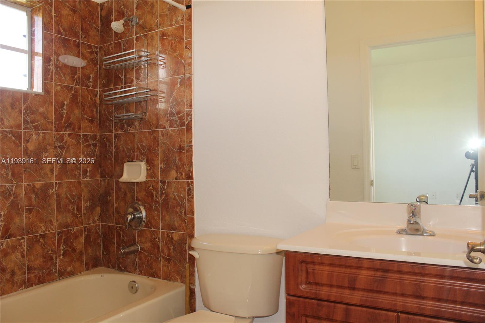 EUREKA PALM GARDEN - Residential Lease